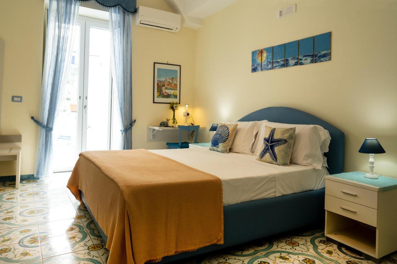 Libeccio - Apartment With Terrace And Sea View Maiori Exterior foto